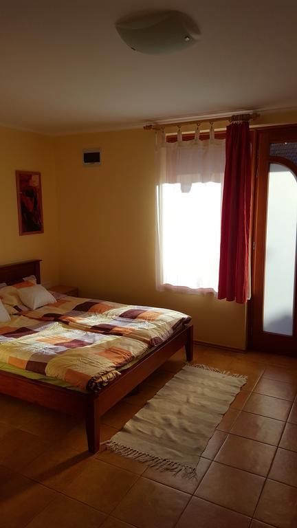 גיולה Okker Apartman מראה חיצוני תמונה